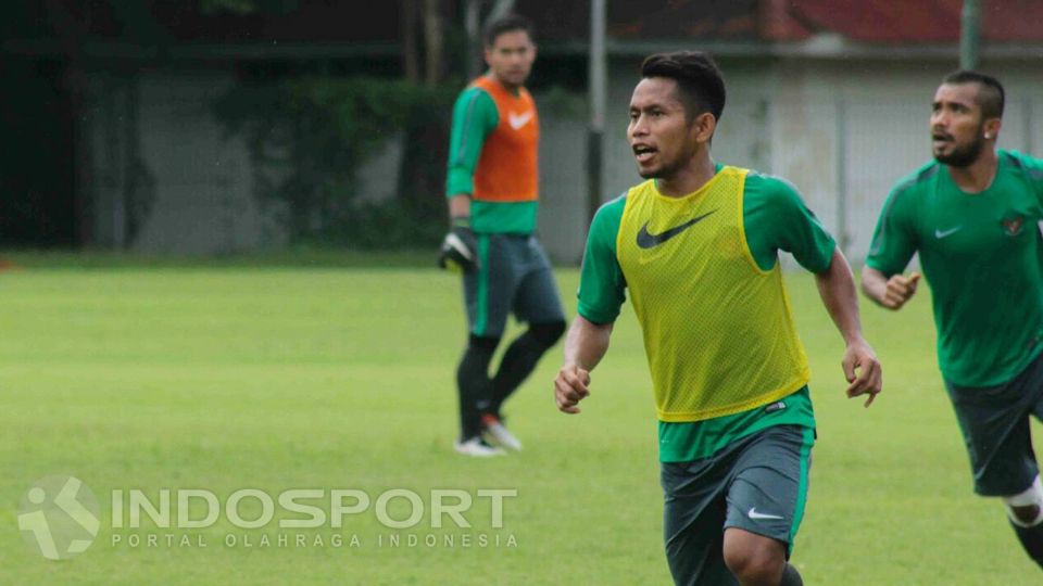 Andik Vermansah dalam sesi latihan bersama rekan setimnya. Copyright: © Da Yerrimon/INDOSPORT